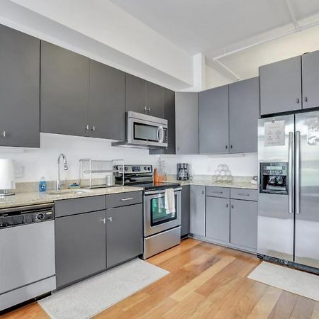 Lush Savannah Loft - Near Plant Riverside District Extérieur photo