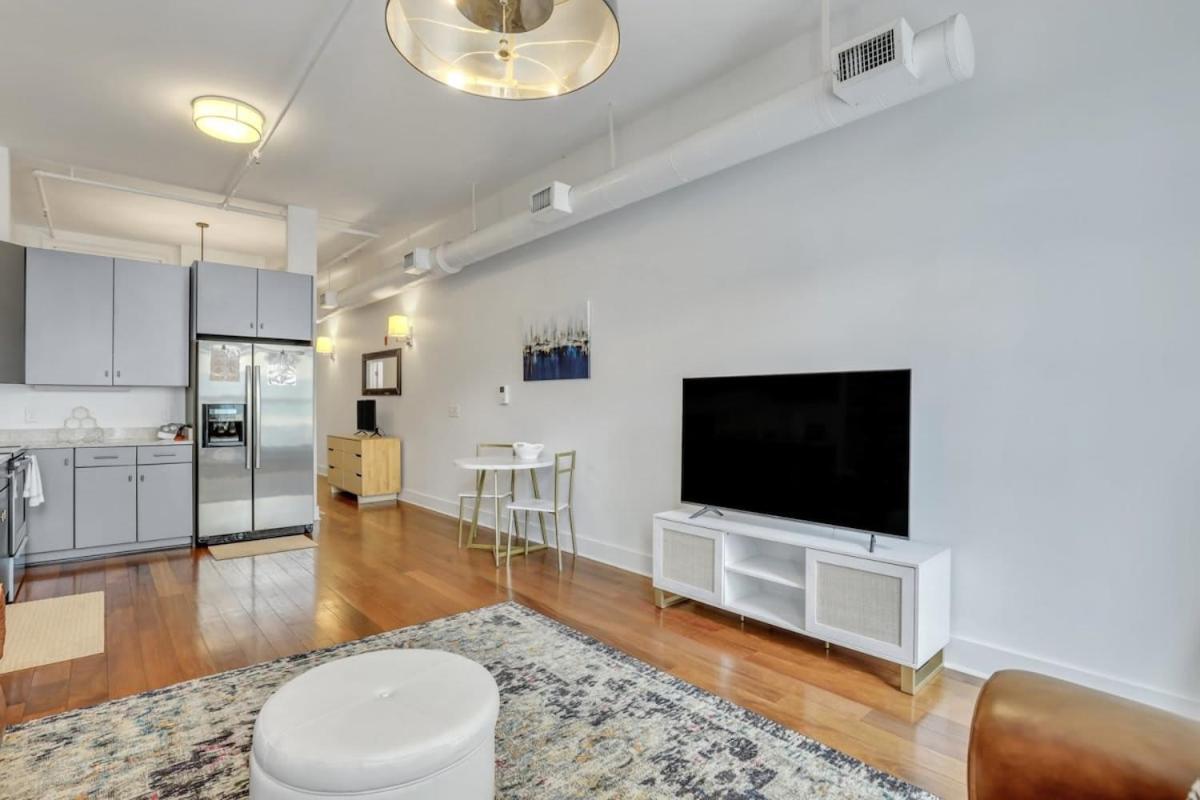 Lush Savannah Loft - Near Plant Riverside District Extérieur photo