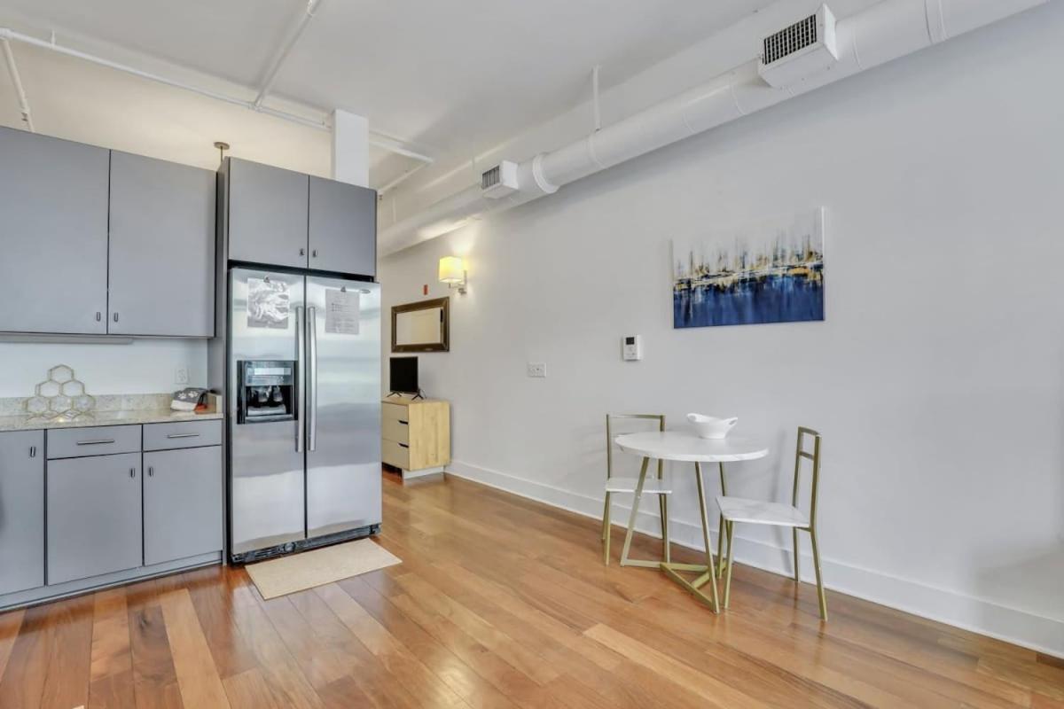 Lush Savannah Loft - Near Plant Riverside District Extérieur photo